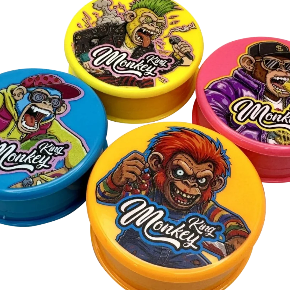 Närbild på Monkey King-grindrarna i blått, gult, rosa och orange med tecknade apmotiv på locken